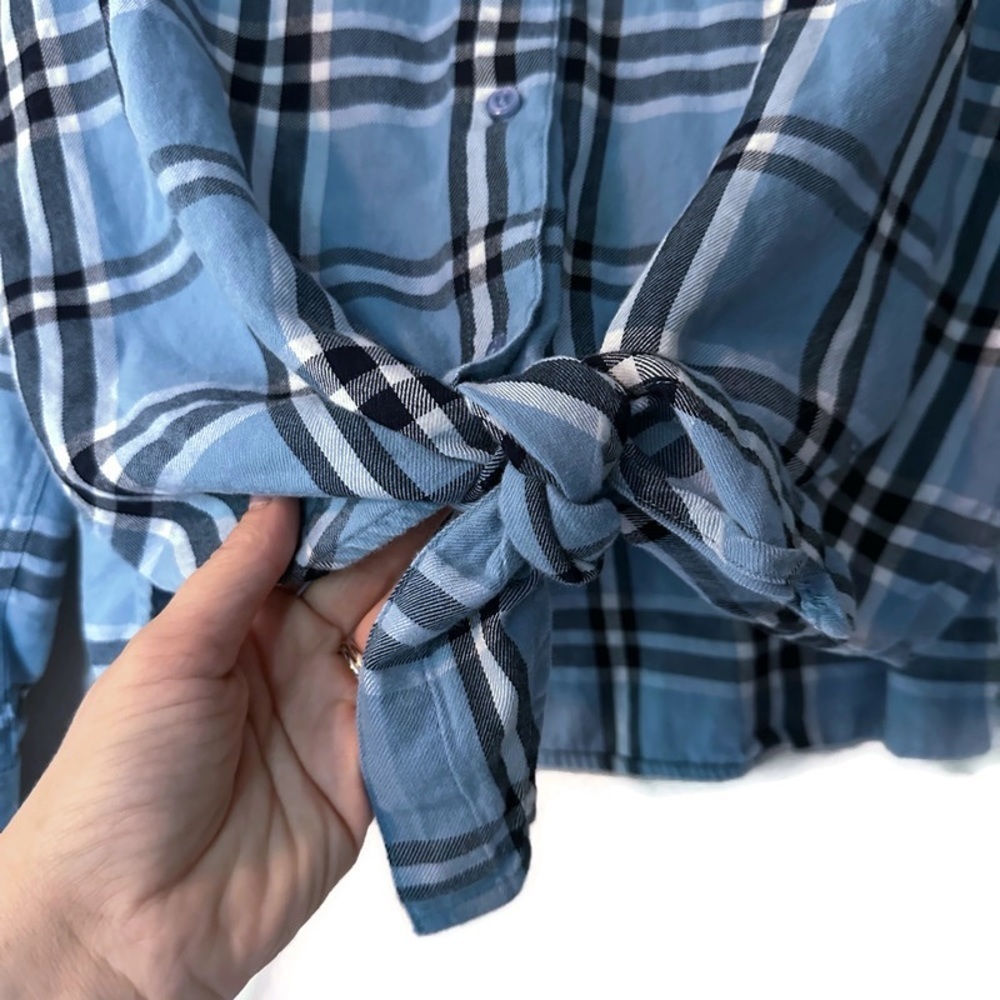Kensie Blue Plaid Button Down Tie Front Button Down Shirt, Size Medium - Picture 4 of 5